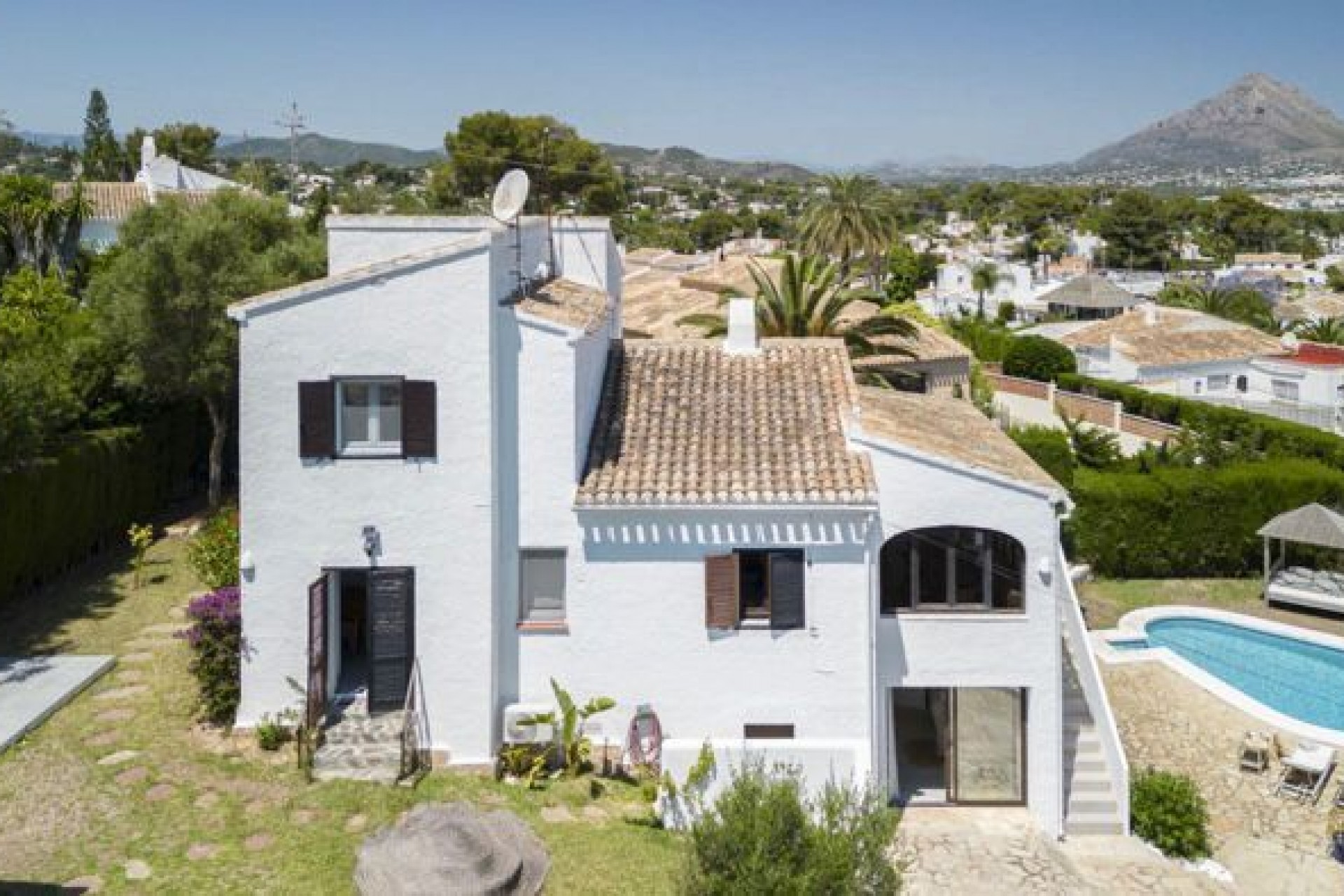 A Vendre - Villa -
Javea