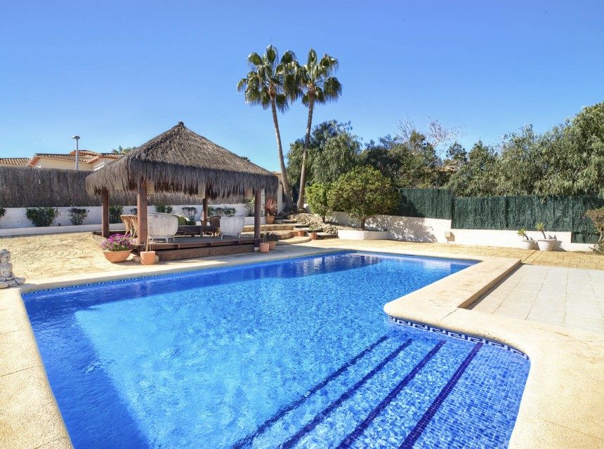 A Vendre - Villa -
Javea