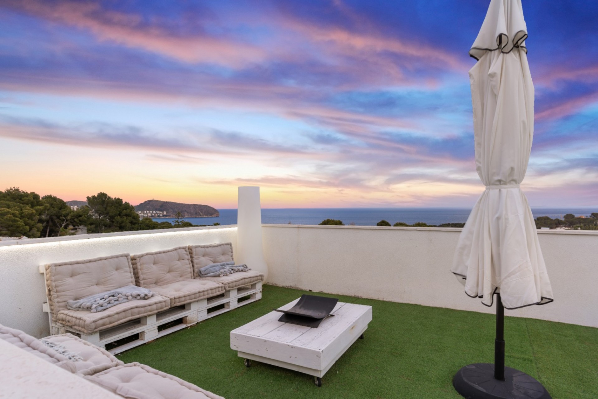 A Vendre - Villa -
Moraira - Alicante