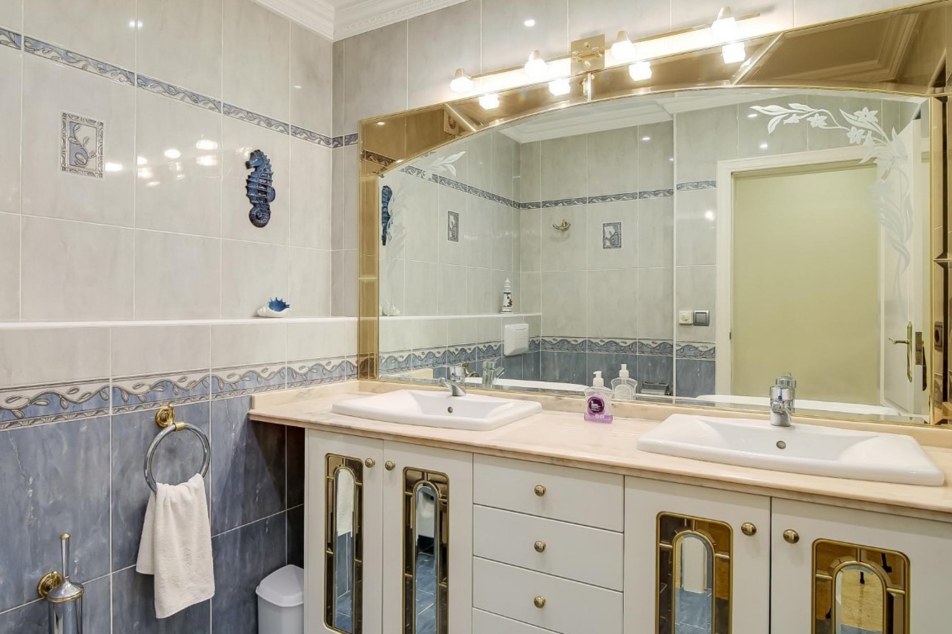 A Vendre - Villa -
Moraira