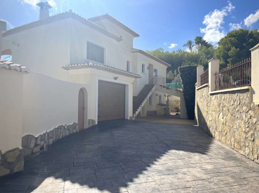 A Vendre - Villa -
Moraira