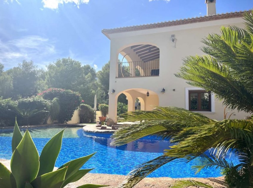 A Vendre - Villa -
Moraira
