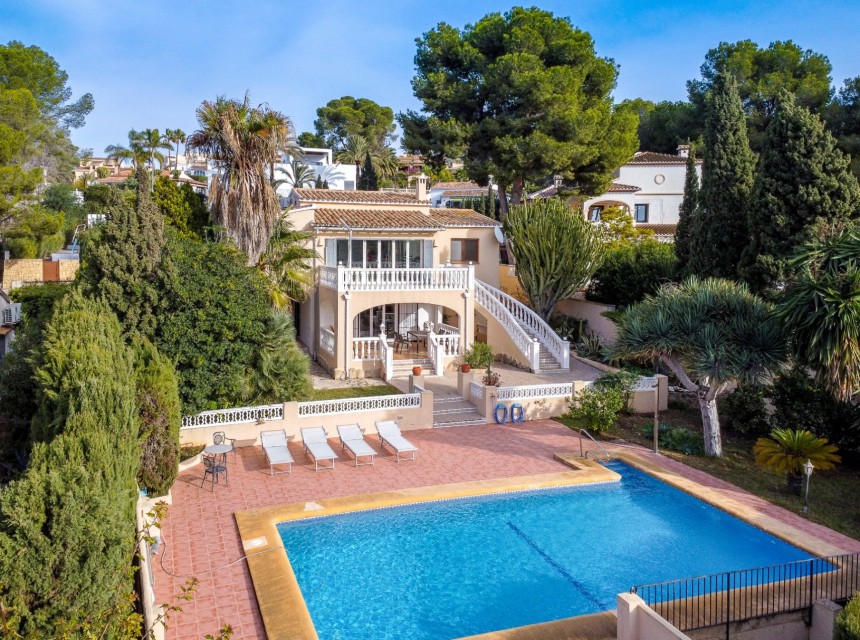 A Vendre - Villa -
Moraira