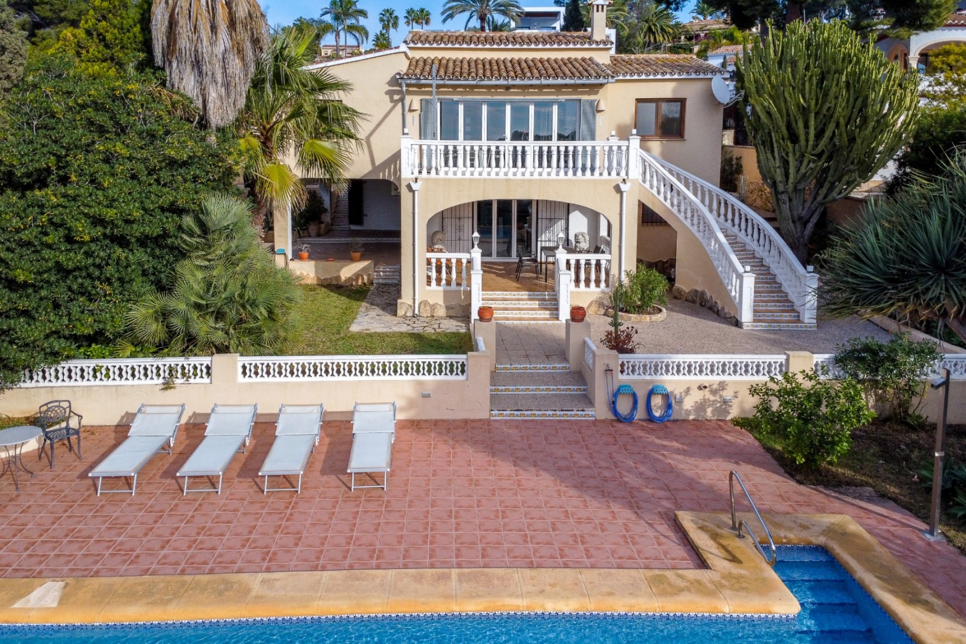 A Vendre - Villa -
Moraira