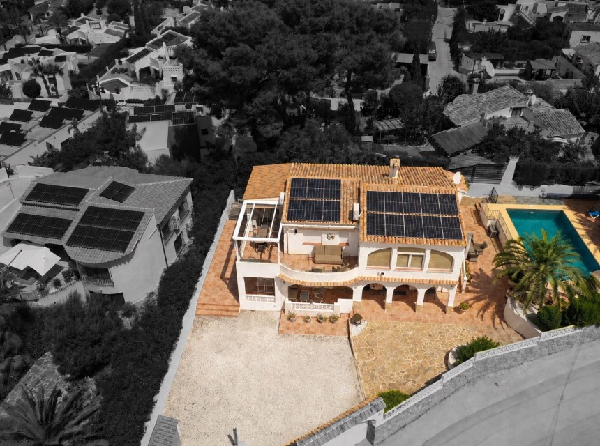 A Vendre - Villa -
Moraira