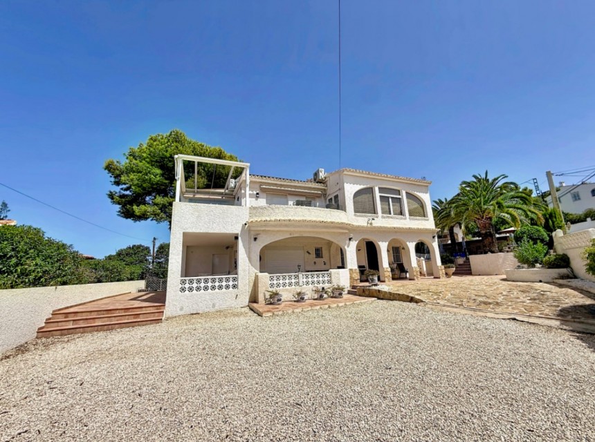 A Vendre - Villa -
Moraira
