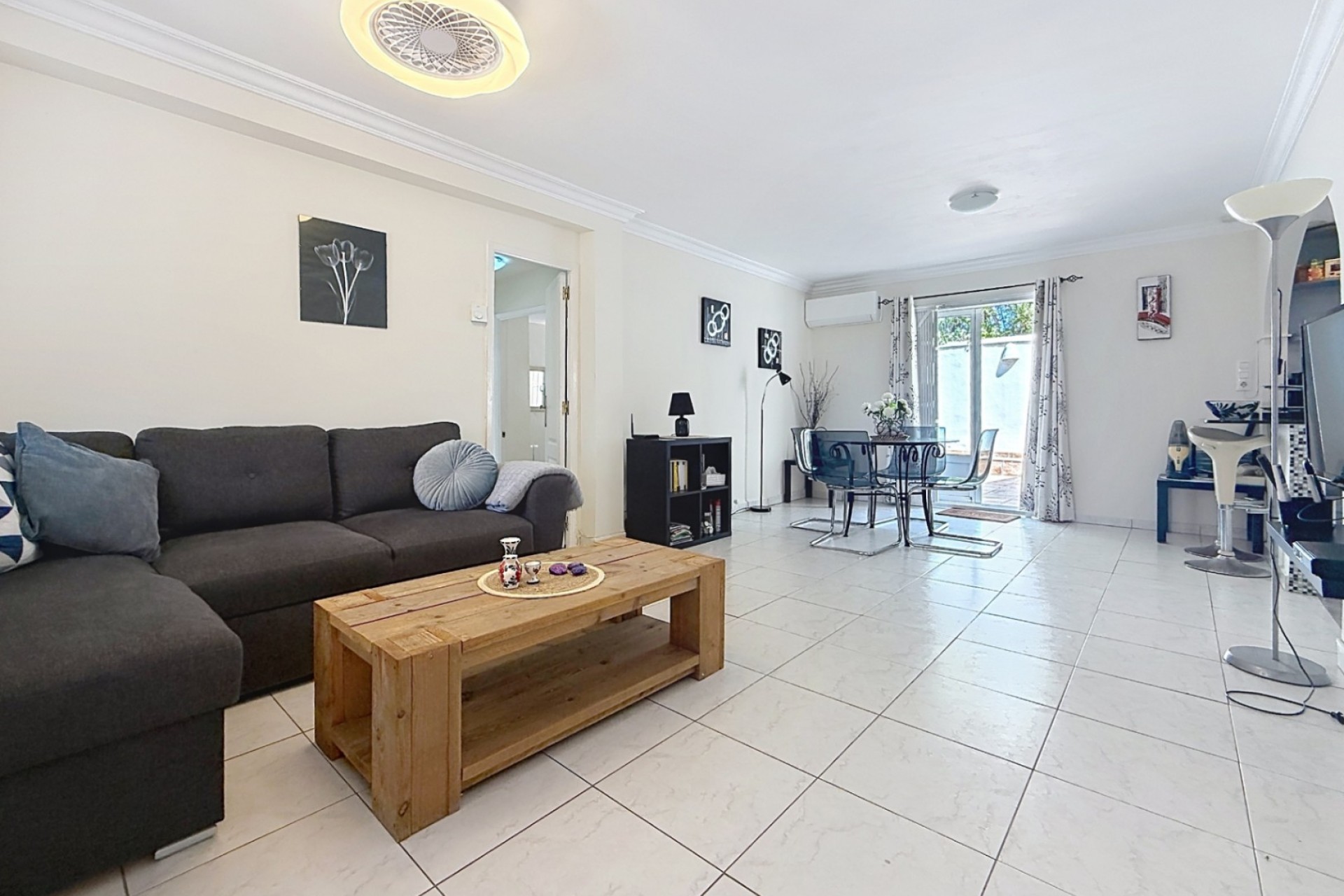 A Vendre - Villa -
Moraira