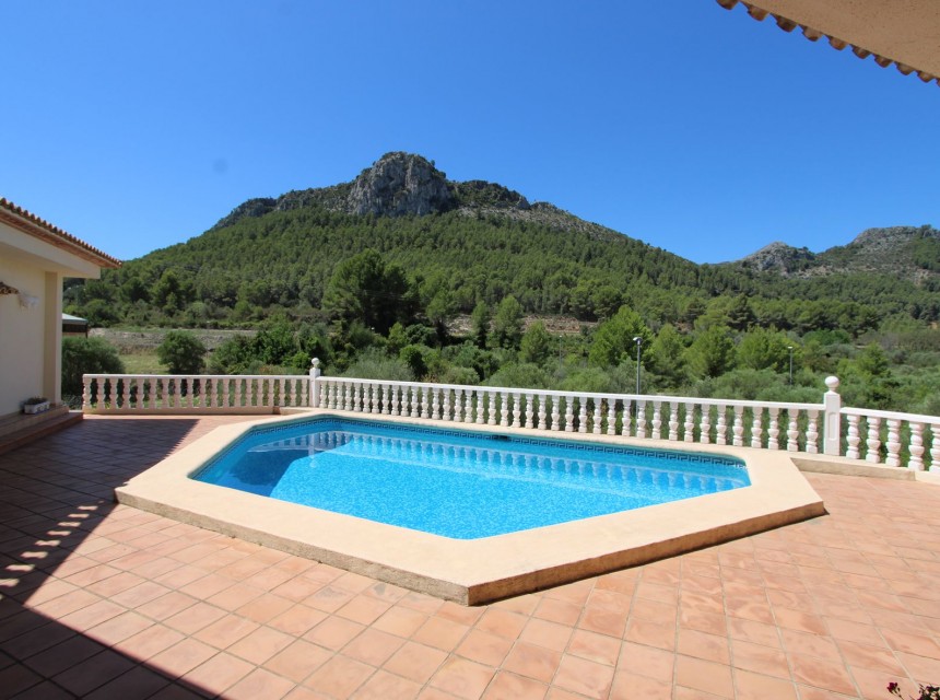 A Vendre - Villa -
Orba