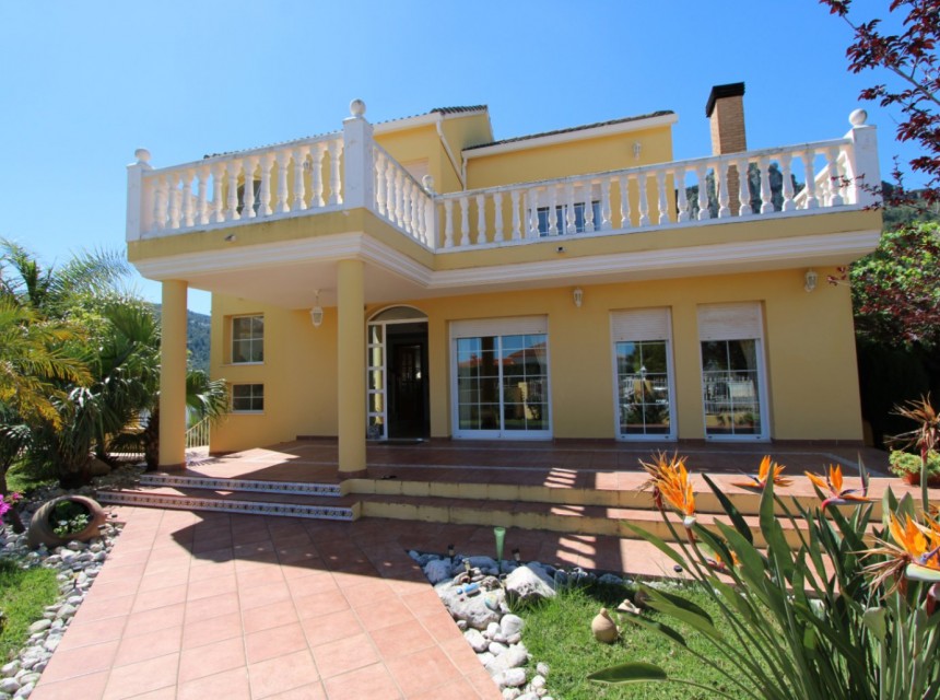 A Vendre - Villa -
Orba
