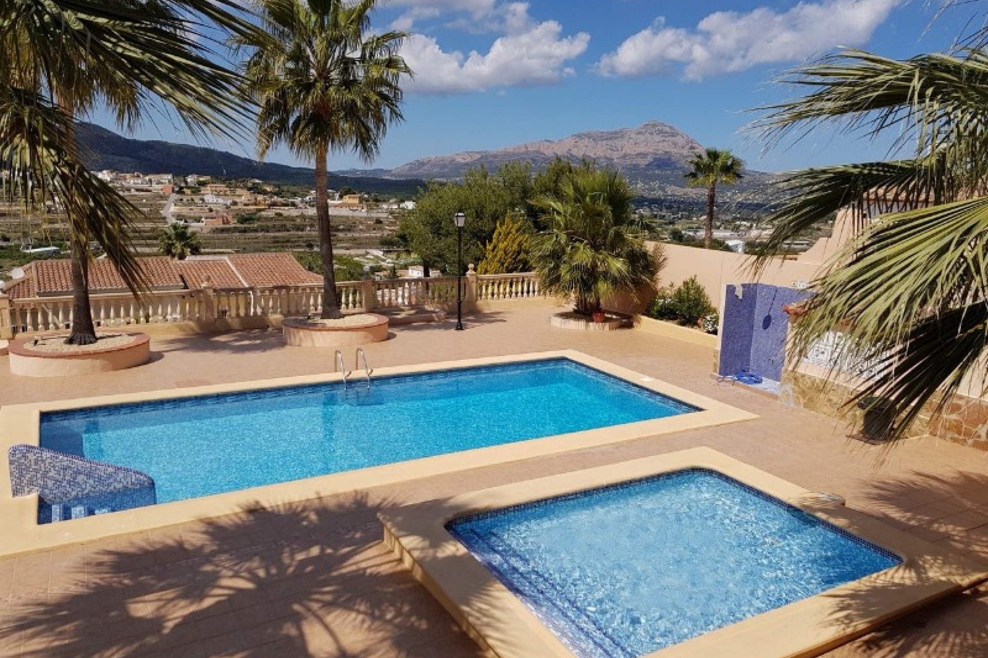 A Vendre - Villa semi-détachée -
Benitachell