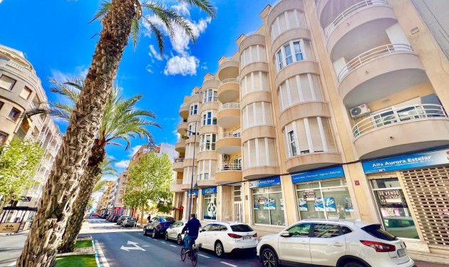 Apartamento - A Vendre - Torrevieja -
                Habaneras
