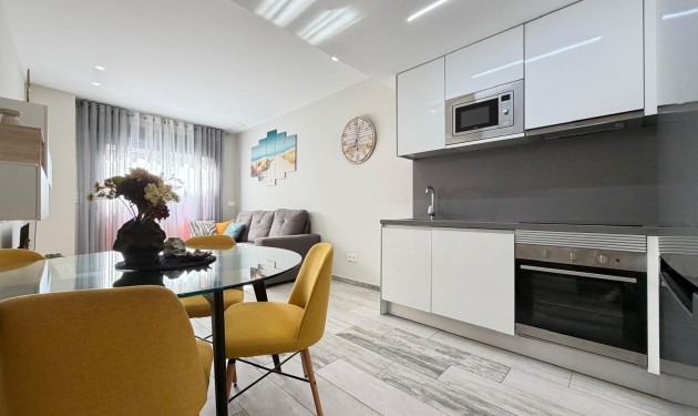 Apartamento - A Vendre - Torrevieja - Playa del cura