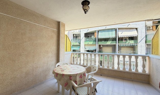 Apartamento - A Vendre - Torrevieja - Playa del cura