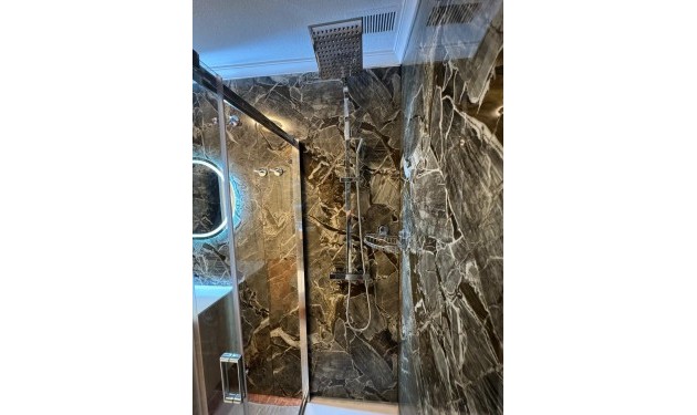 Apartamento - Te koop - Torrevieja - Centro