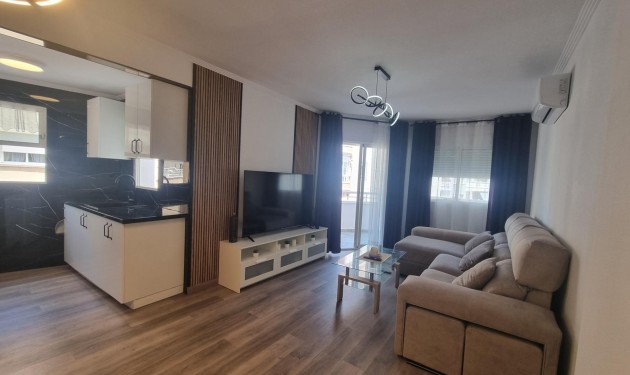 Apartamento - Te koop - Torrevieja - Estacion de autobuses