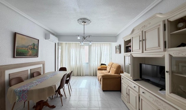 Apartamento - Te koop - Torrevieja - Estacion de autobuses