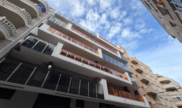Apartamento - Te koop - Torrevieja - Estacion de autobuses