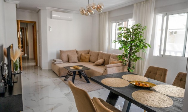 Apartamento - Te koop - Torrevieja - Playa del cura