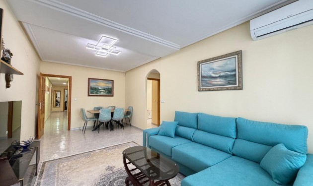 Apartamento - Te koop - Torrevieja - Playa del cura