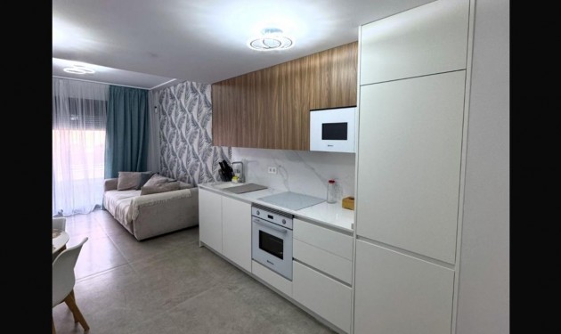 Apartamento - Te koop - Torrevieja - Playa del cura