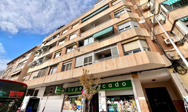 Apartamento - Zu verkaufen - Torrevieja - Puerto Deportivo
