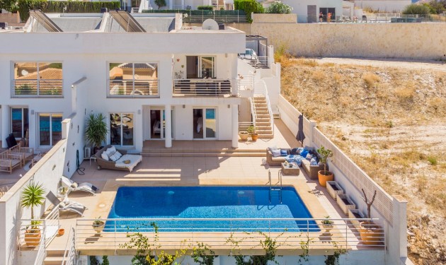 Bungalow - Sale - Calpe -
                Urbanización Casanova