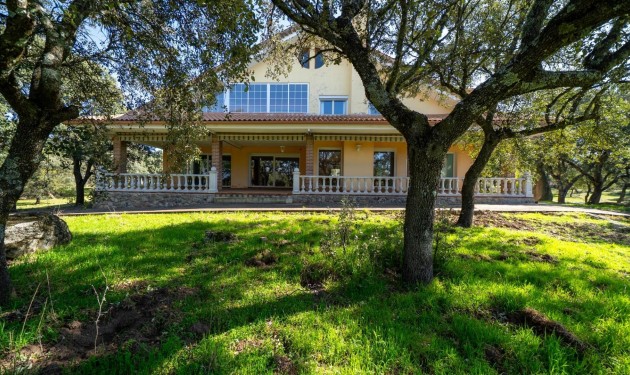 Casa con terreno - Te koop - Colmenarejo -
                Colmenarejo