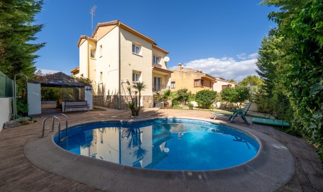 Chalet - Te koop - San Martin de Valdeiglesias - Garnacho