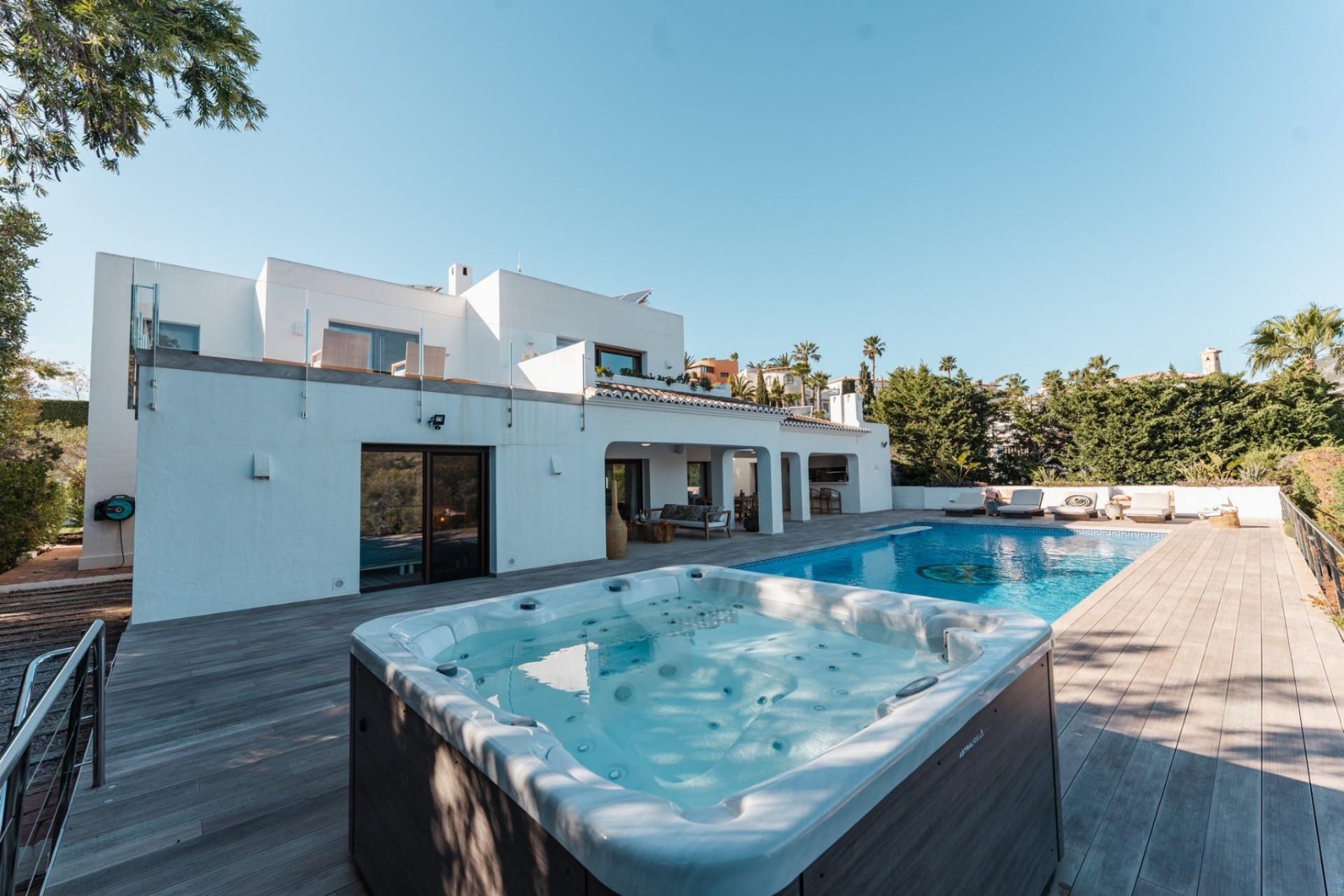 Luxury renovated villa with pool for sale in Moraira