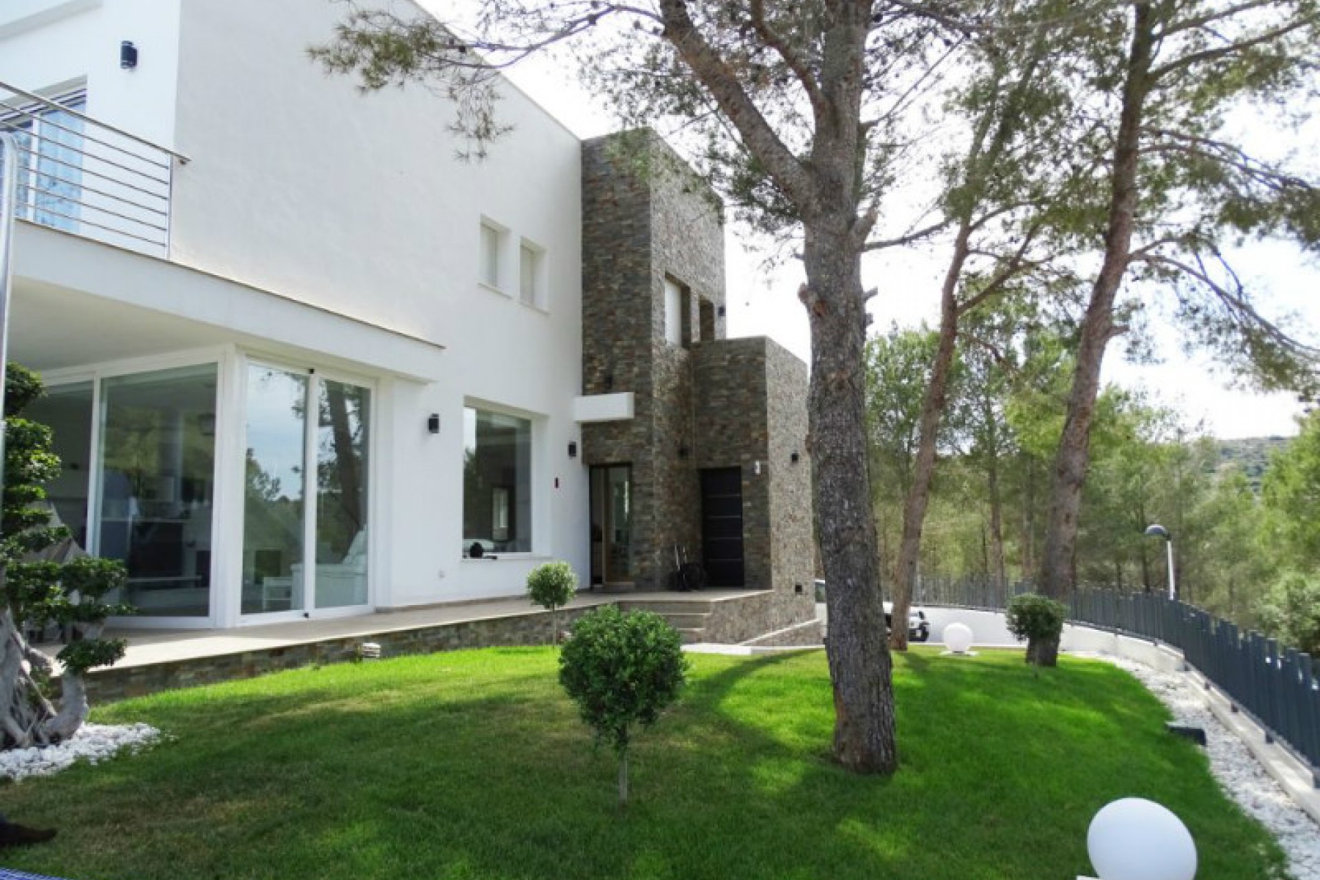 Modernen Villen zu verkaufen in Moraira