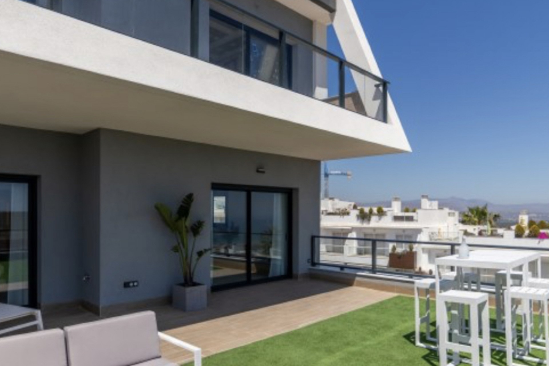 Neubau - Apartment -
Alicantino