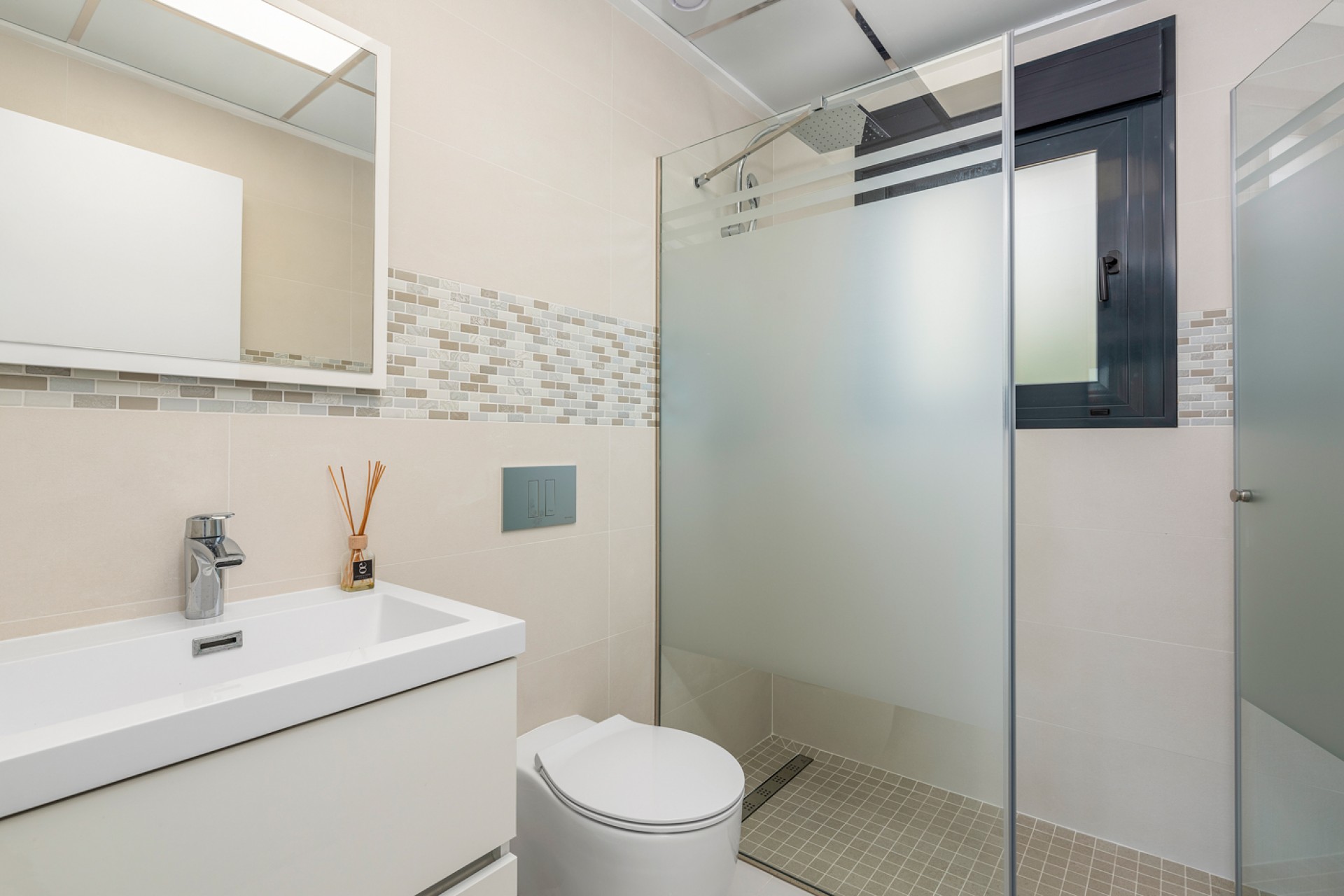 Neubau -  -
Playa Paraiso