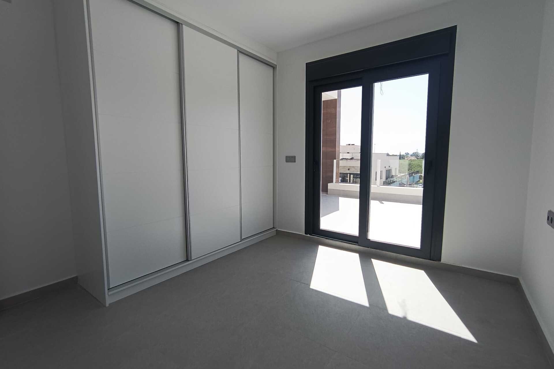 Neubau - Villa -
Daya Nueva