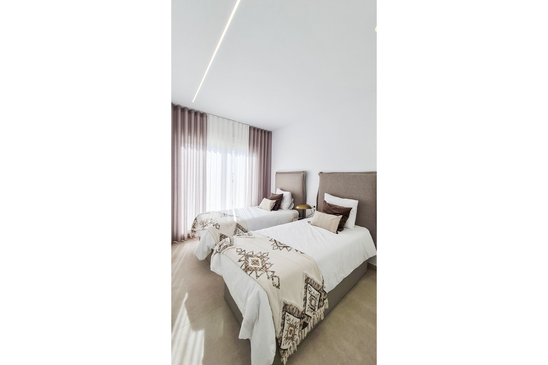 New build - detached -
Las Esperanzas