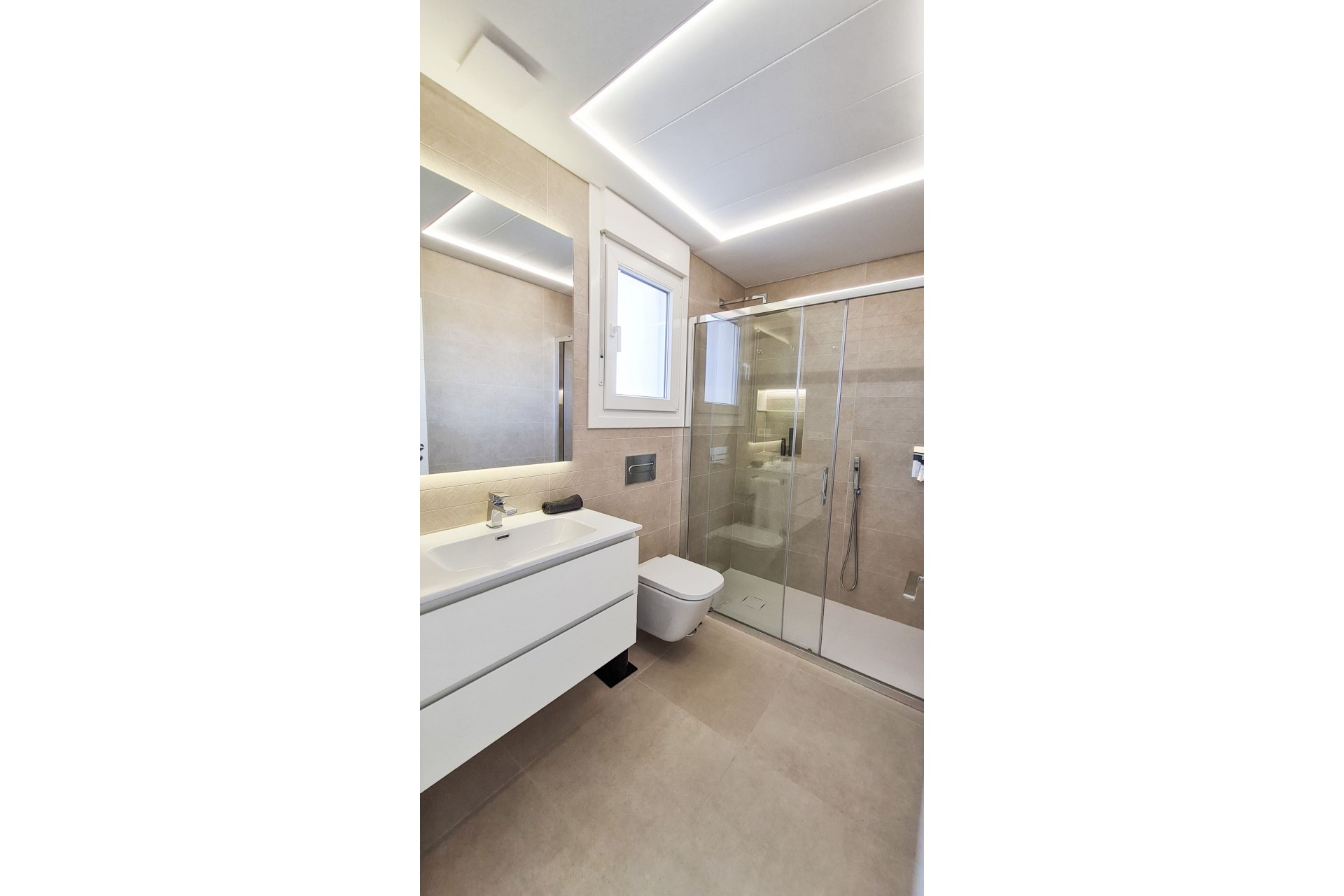 New build - detached -
Las Esperanzas