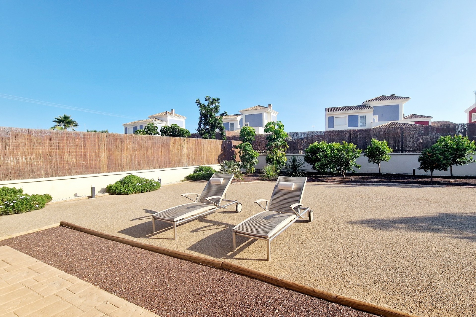 New build - detached -
Purias