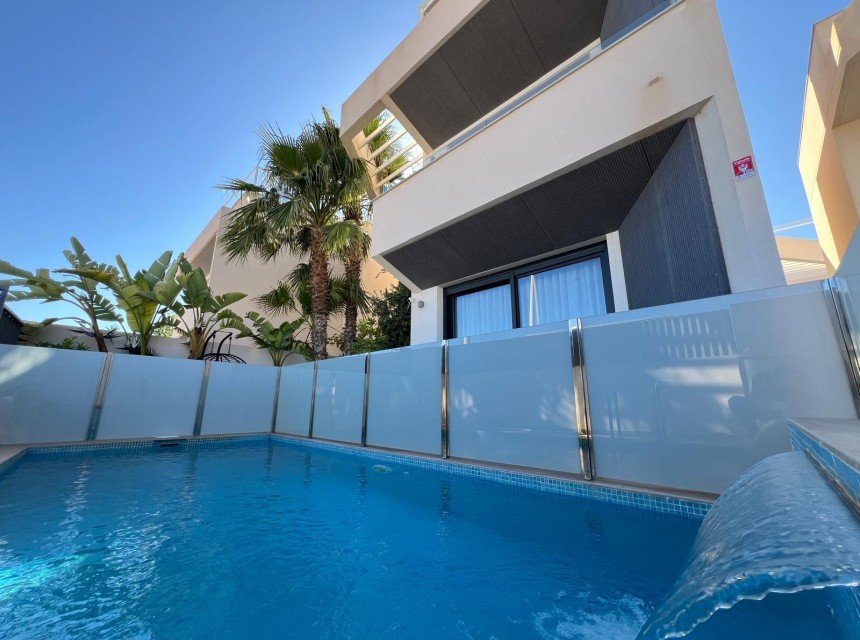 Nouvelle Construction - Villa de Lujo -
Torrevieja - La veleta