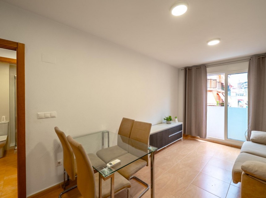 Sale - Apartamento -
Alicante - Centro