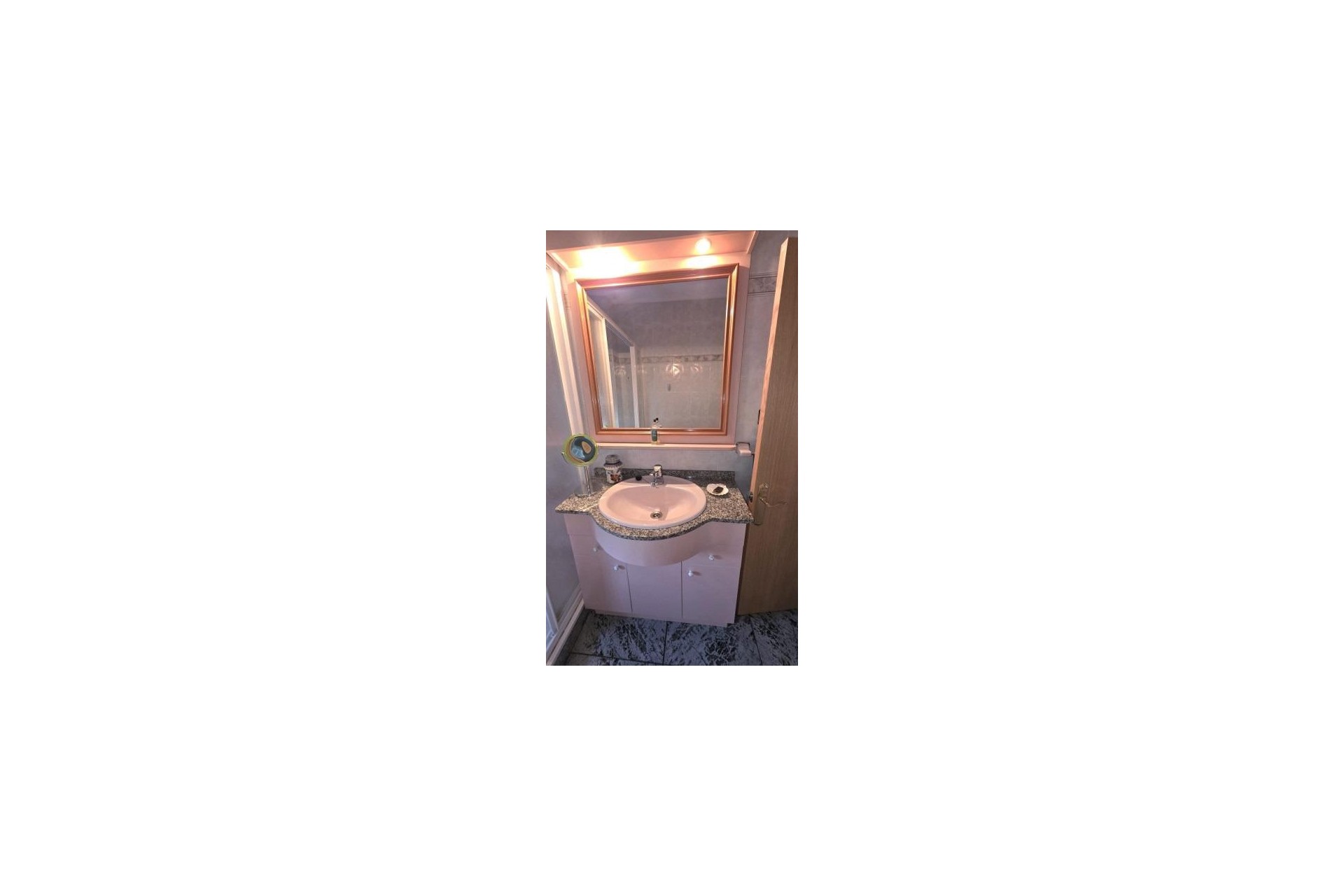 Sale - Apartamento -
Oviedo - Las rozas