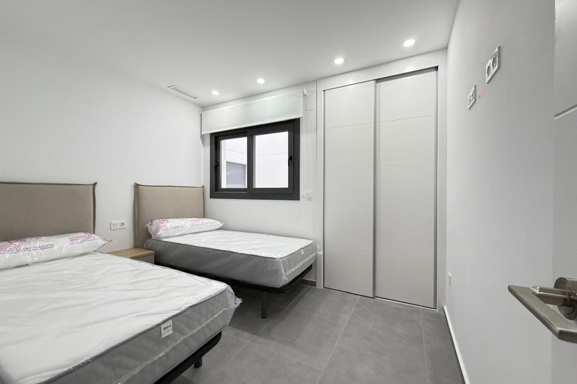 Sale - Apartamento -
Torrevieja - Estacion de autobuses