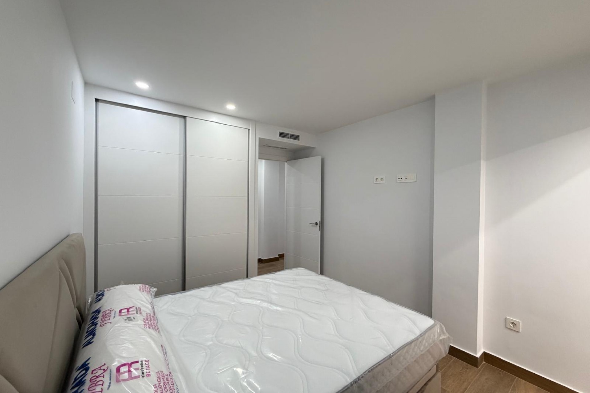 Sale - Apartamento -
Torrevieja - Estacion de autobuses