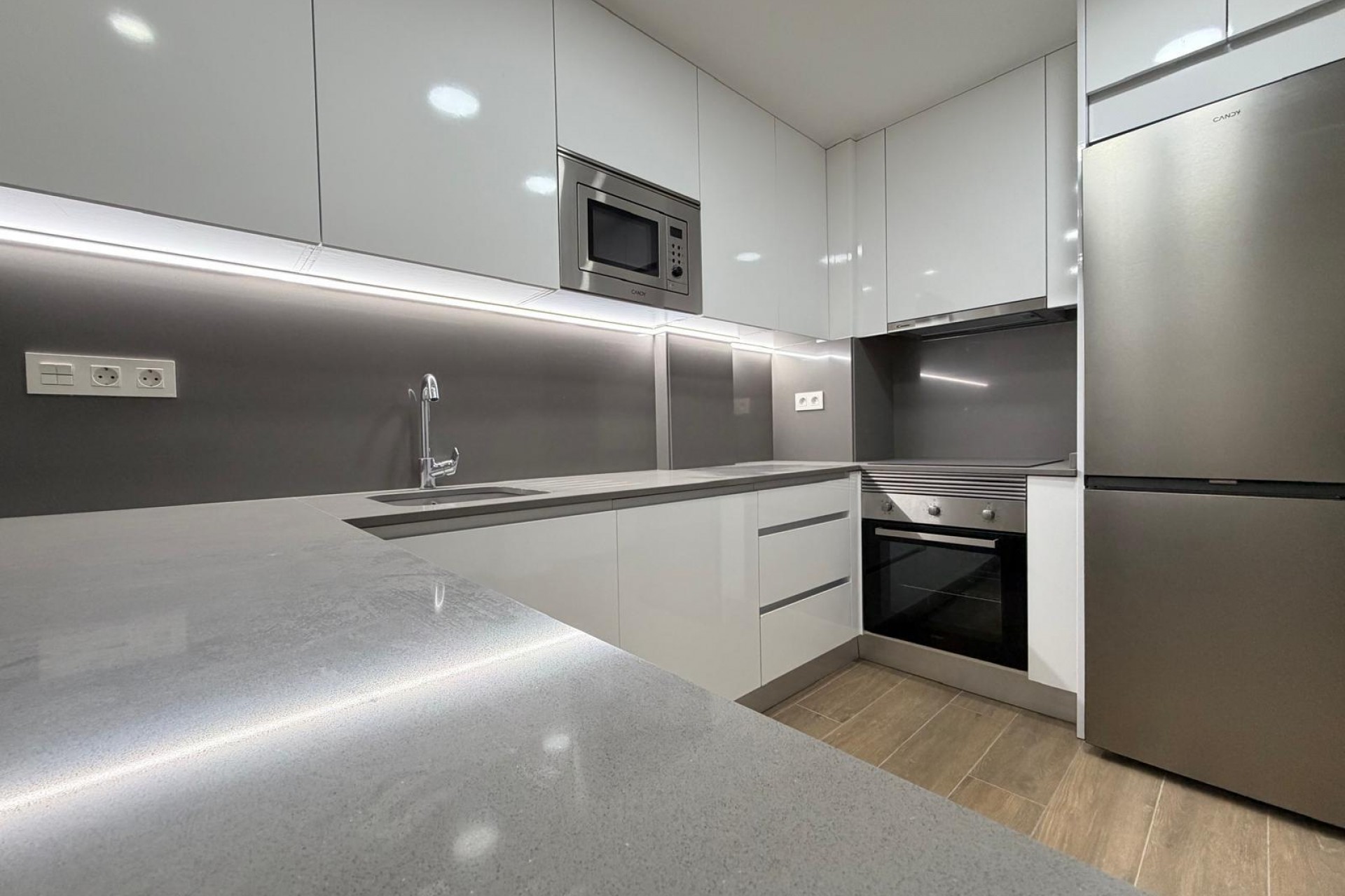 Sale - Apartamento -
Torrevieja - Estacion de autobuses