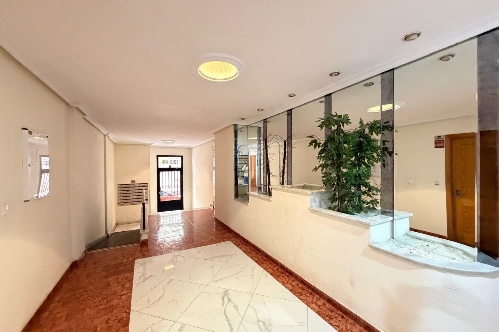 Sale - Apartamento -
Torrevieja - Estacion de autobuses