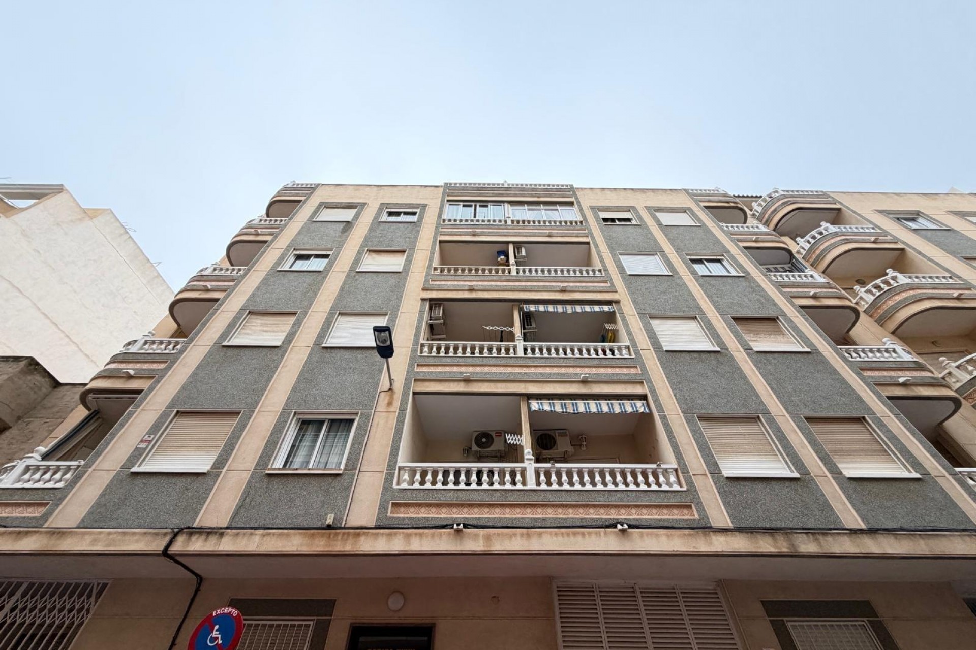 Sale - Apartamento -
Torrevieja - Estacion de autobuses