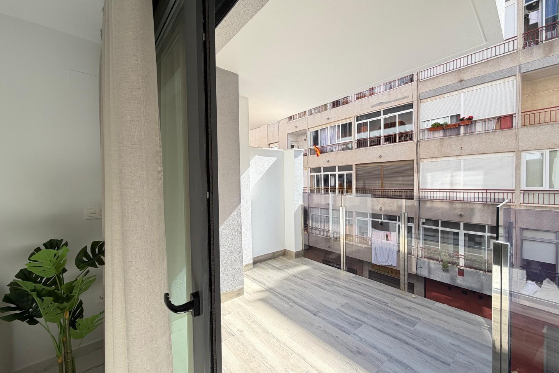 Sale - Apartamento -
Torrevieja - Estacion de autobuses