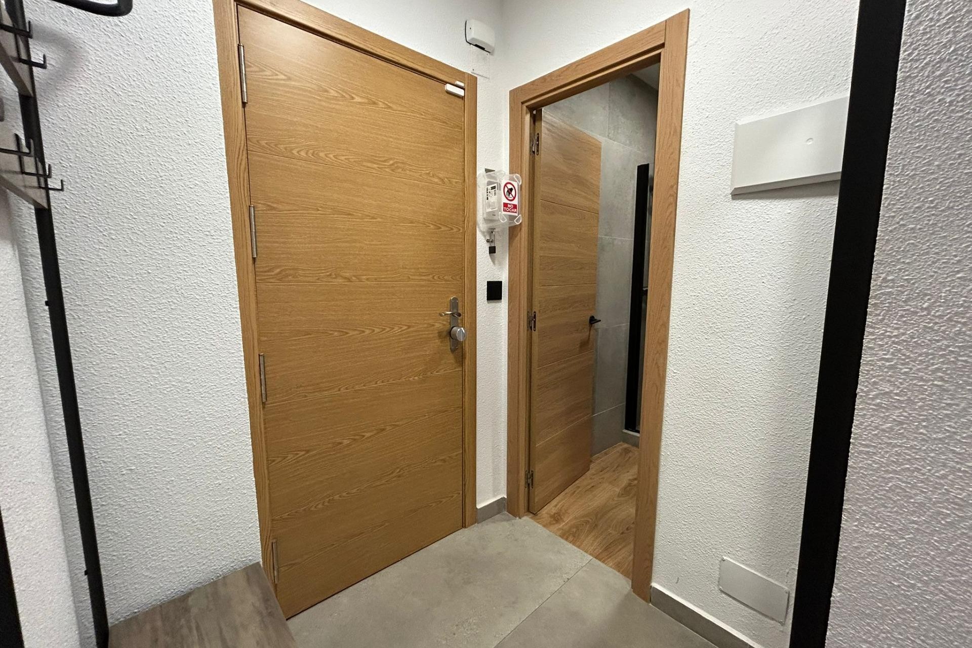 Sale - Apartamento -
Torrevieja - Estacion de autobuses