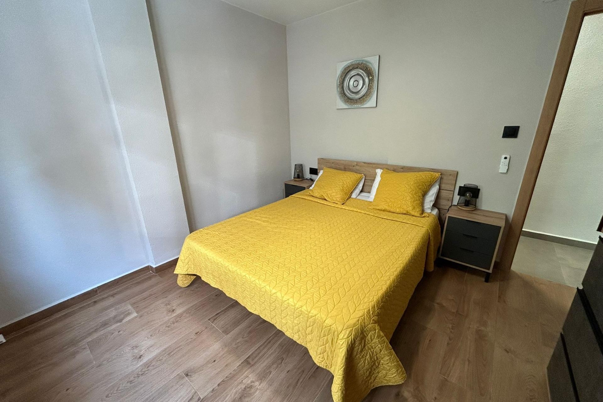 Sale - Apartamento -
Torrevieja - Estacion de autobuses