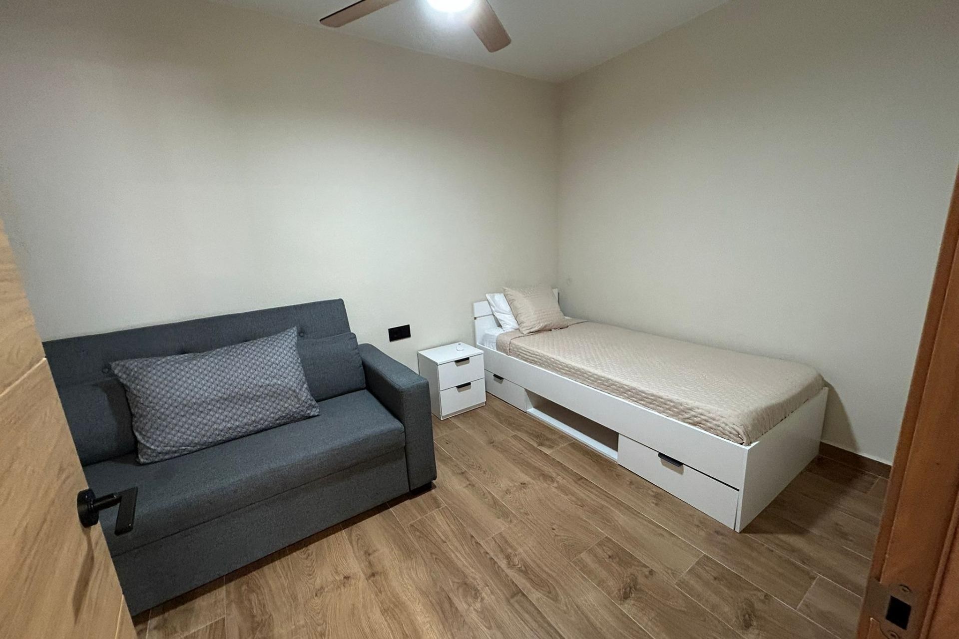 Sale - Apartamento -
Torrevieja - Estacion de autobuses