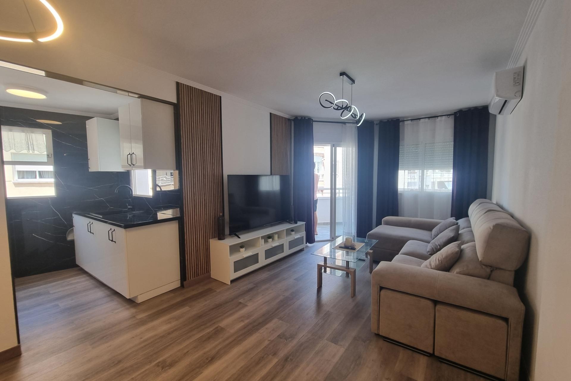 Sale - Apartamento -
Torrevieja - Estacion de autobuses