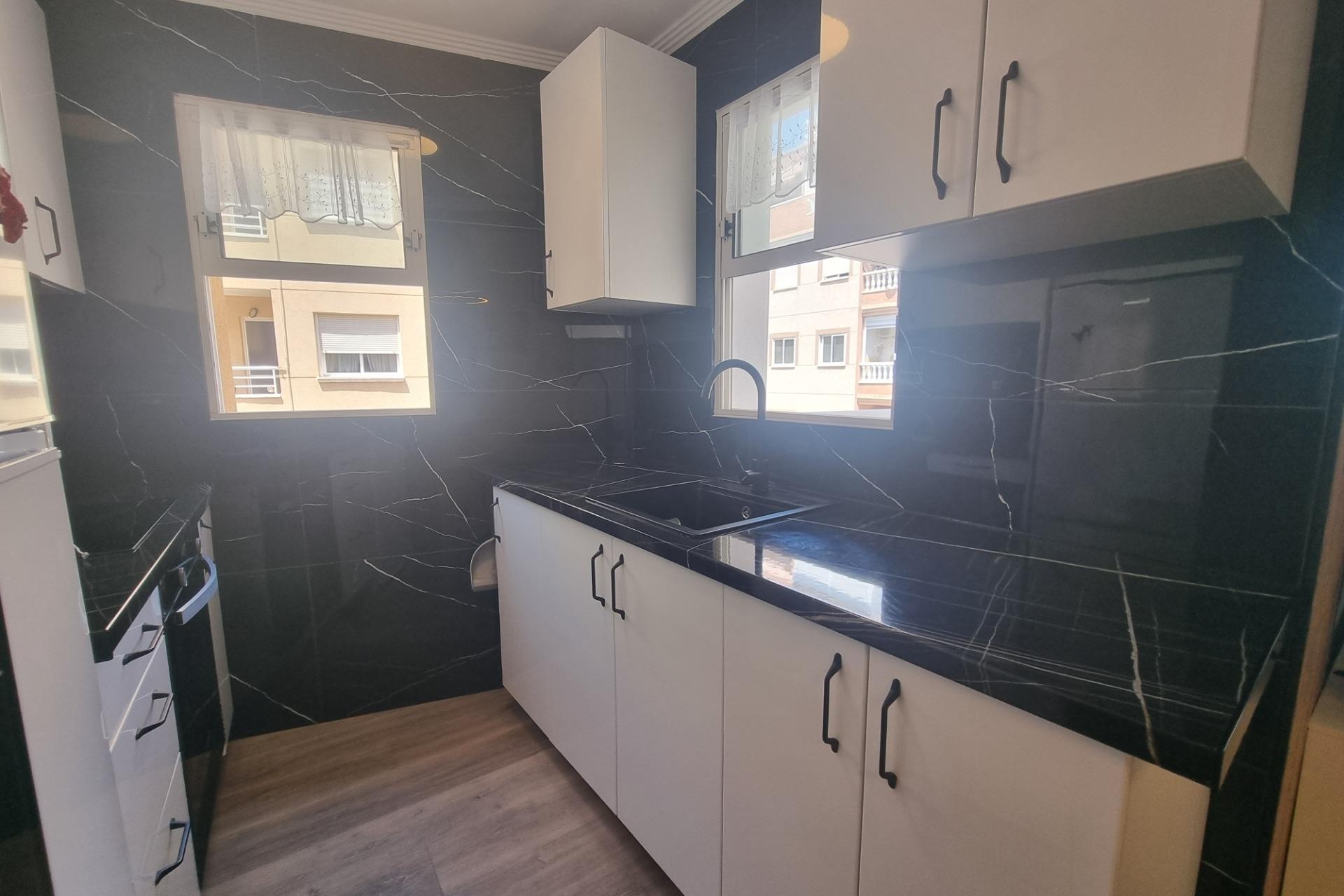 Sale - Apartamento -
Torrevieja - Estacion de autobuses